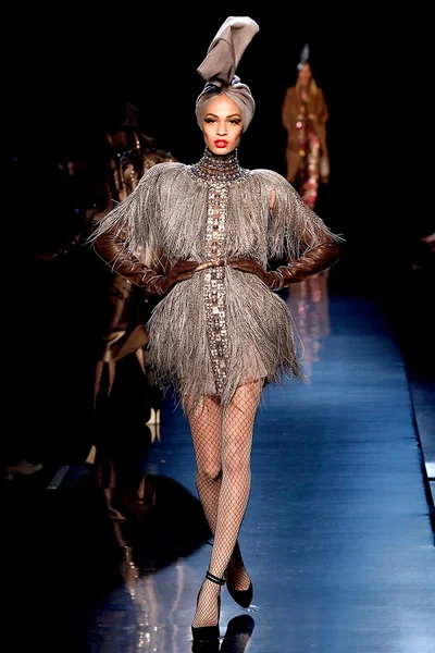 Look 29